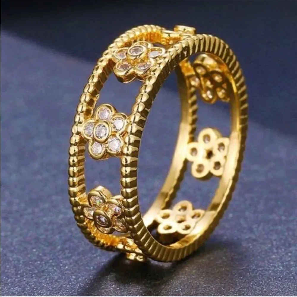 Elegant Gold Flower Ring N1089